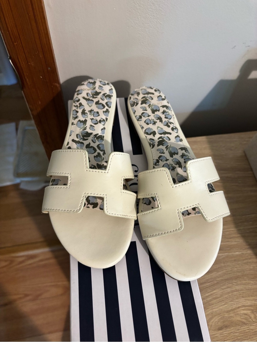 crown & ivy Cream Slide Sandals with Patterned Insole